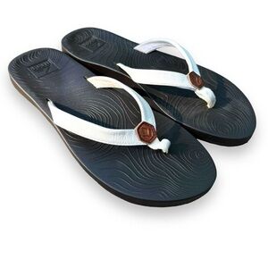 Reef Zen Love Women’s Flip Flops